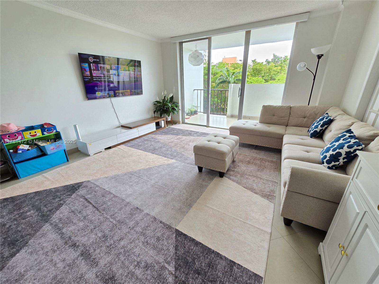 COMMODORE PLAZA CONDO - Residential