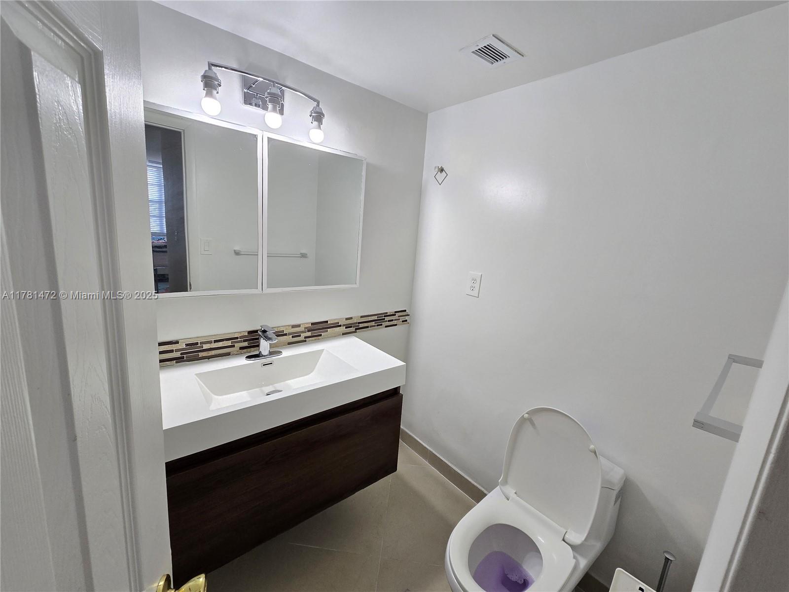 COMMODORE PLAZA CONDO - Residential