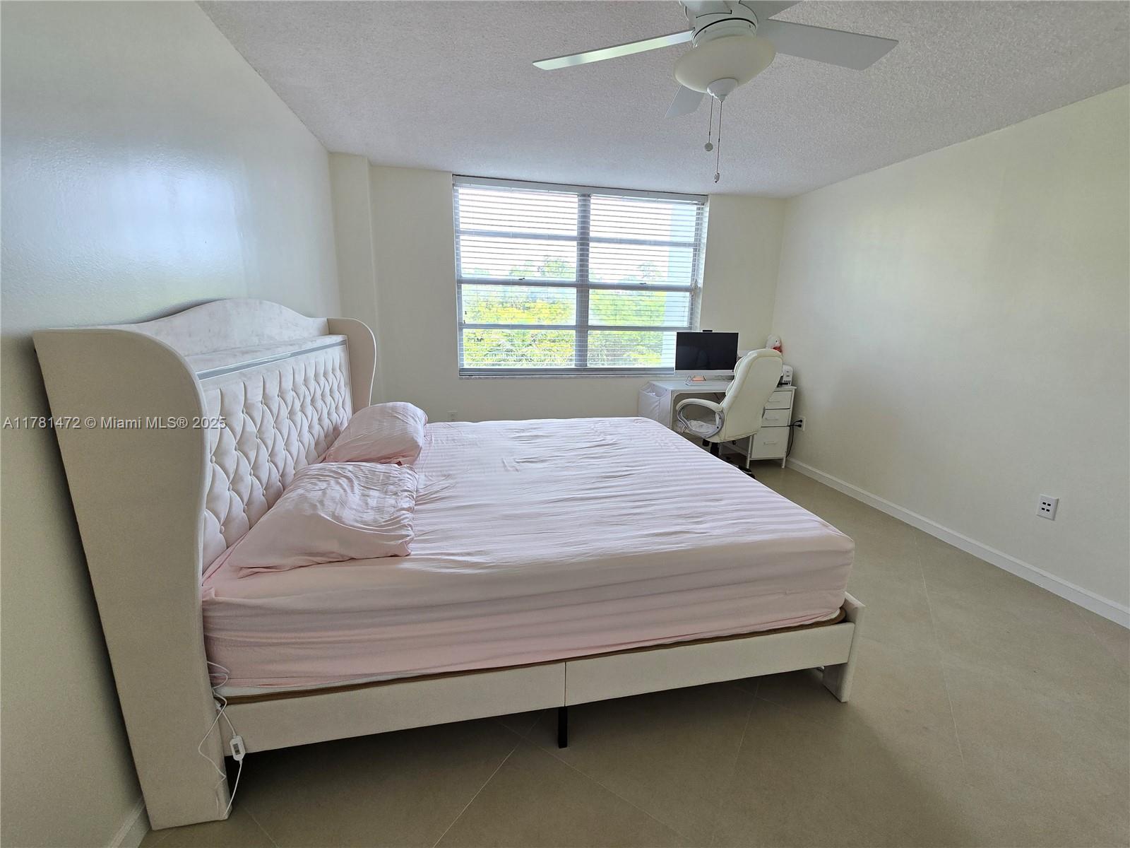 COMMODORE PLAZA CONDO - Residential
