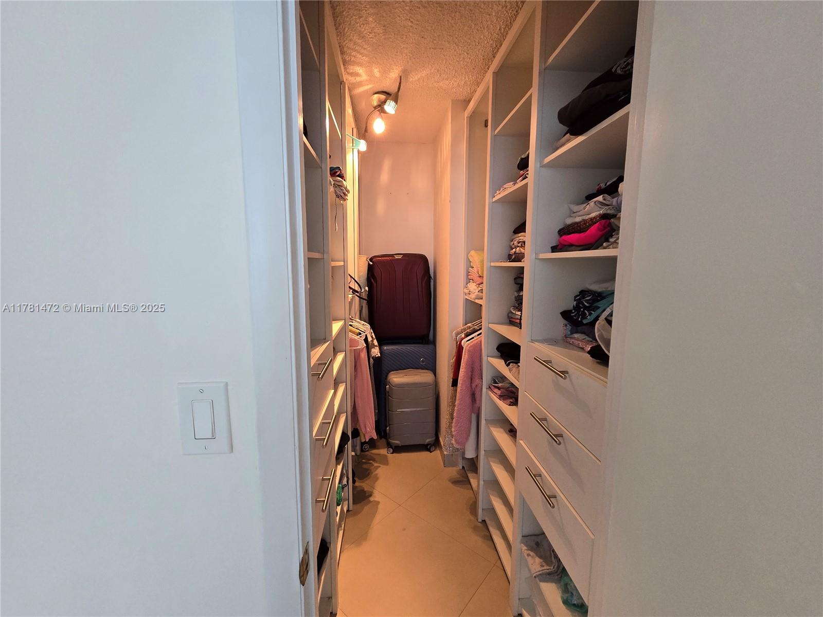 COMMODORE PLAZA CONDO - Residential