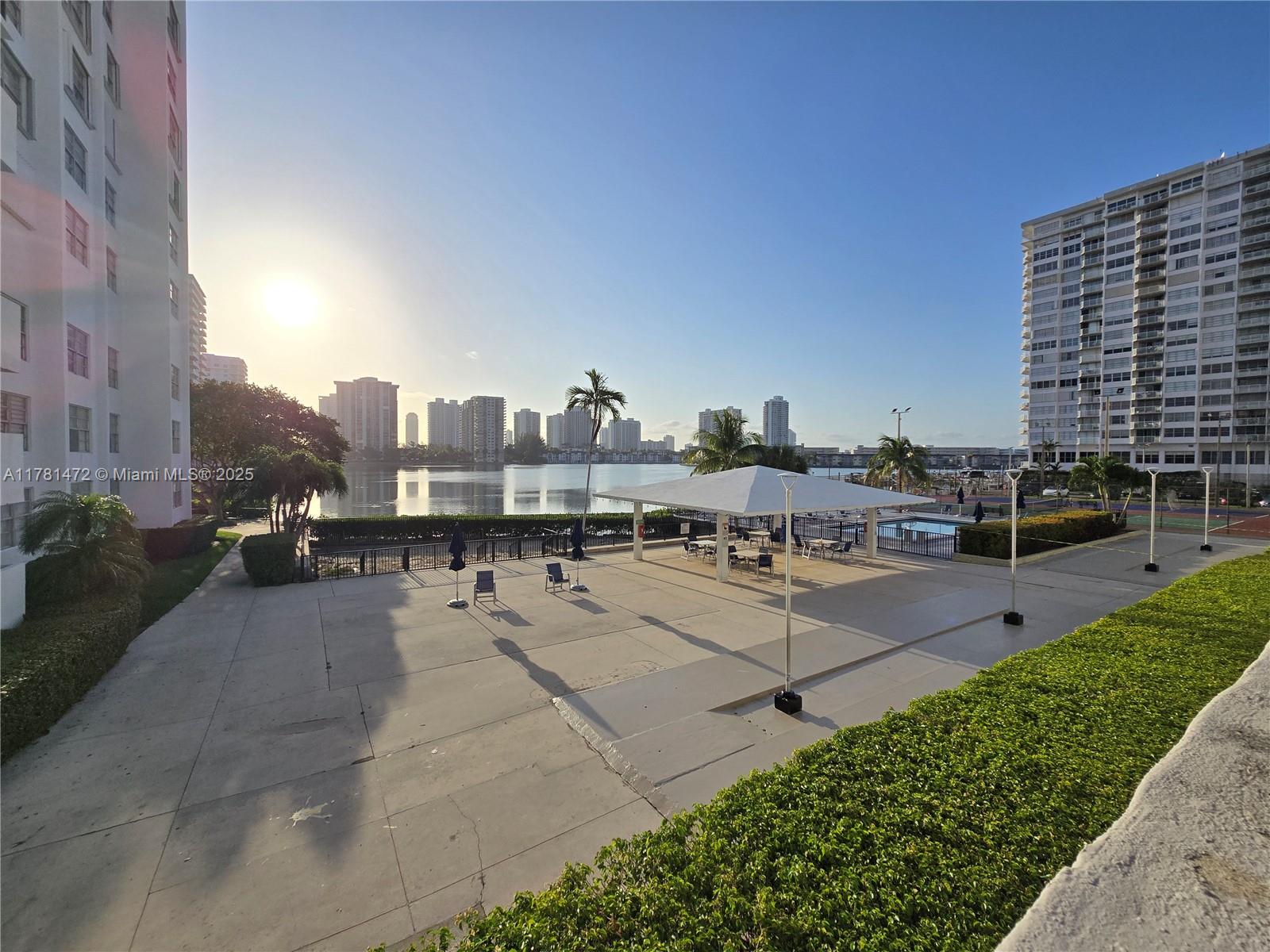 COMMODORE PLAZA CONDO - Residential