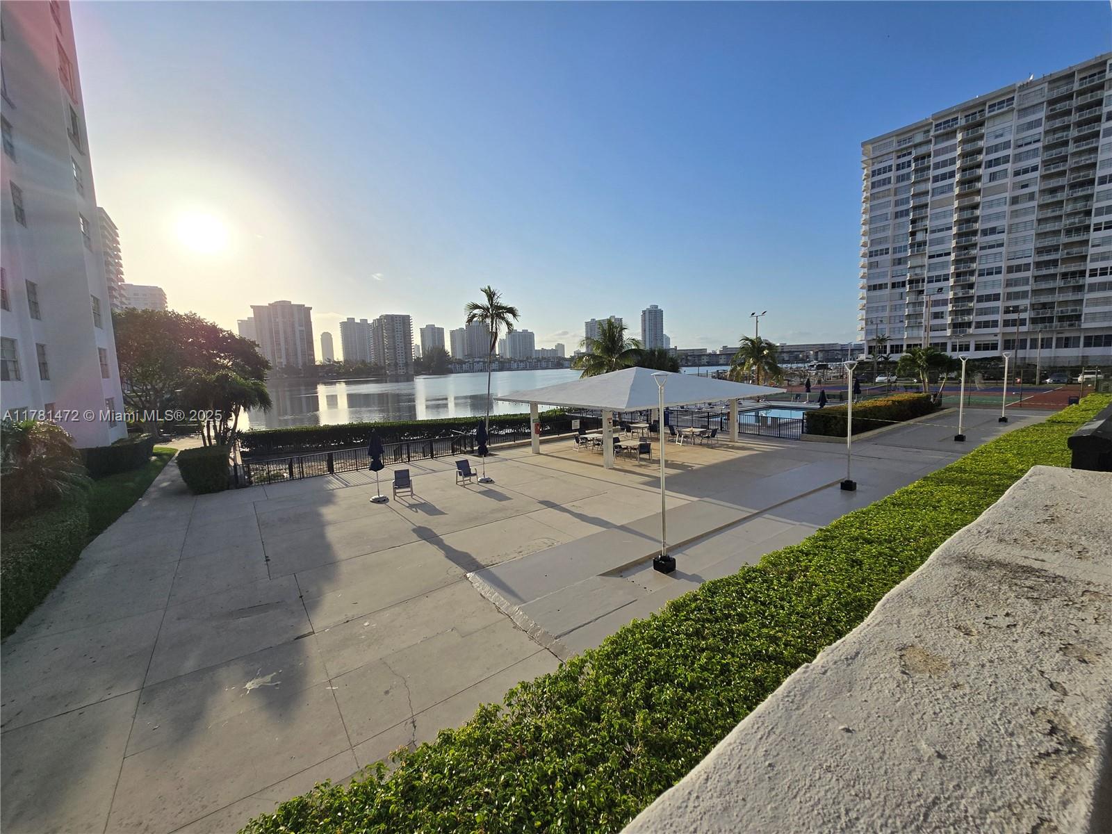 COMMODORE PLAZA CONDO - Residential