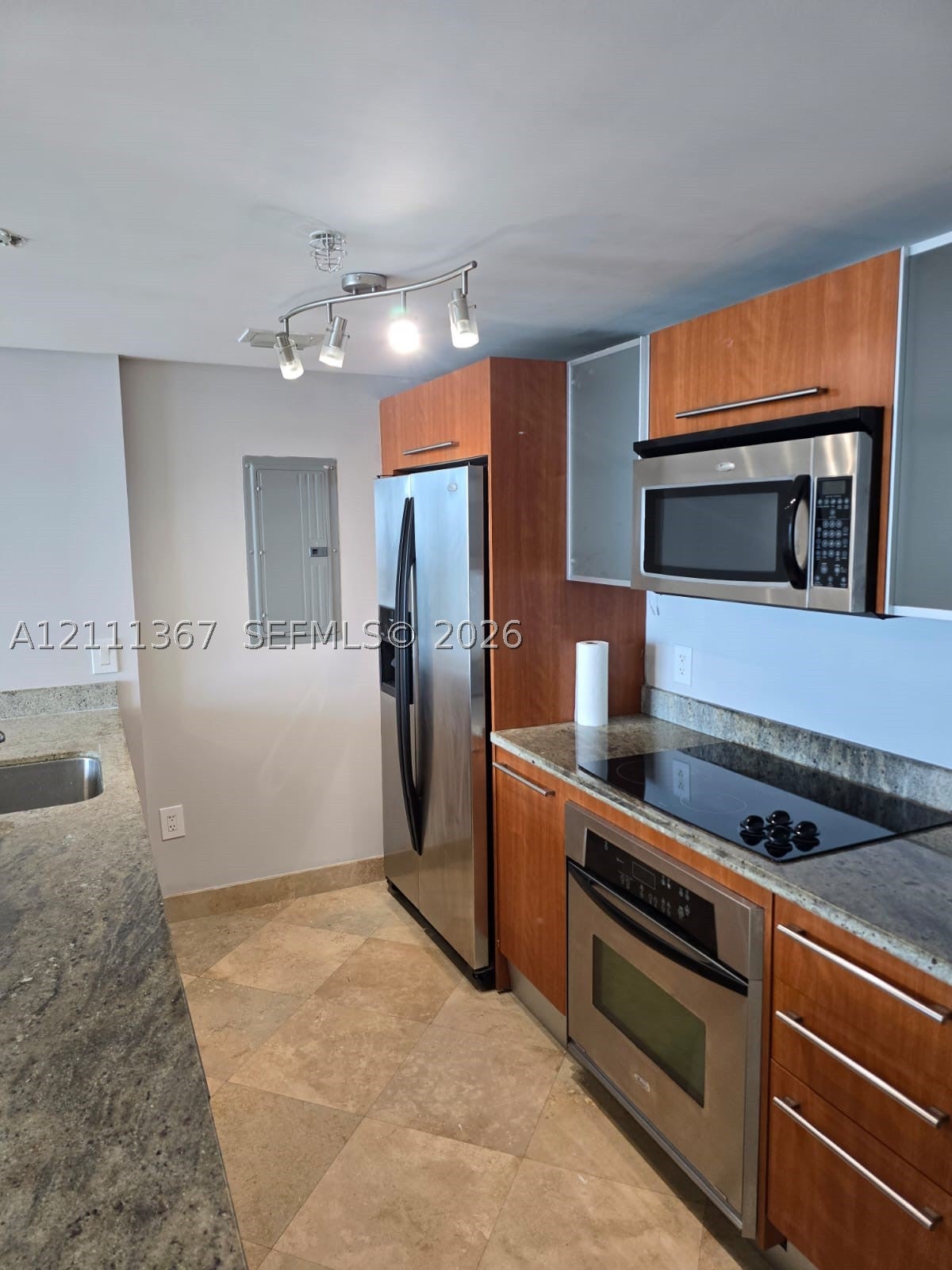 185 SW 7th St 4002
