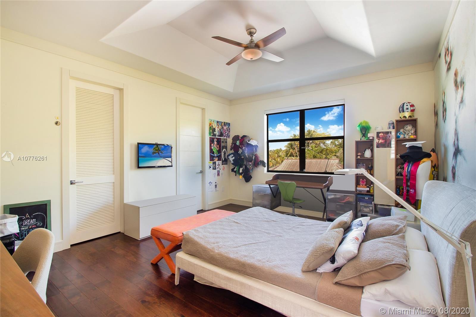 HOLIDAY COLONY - Residential