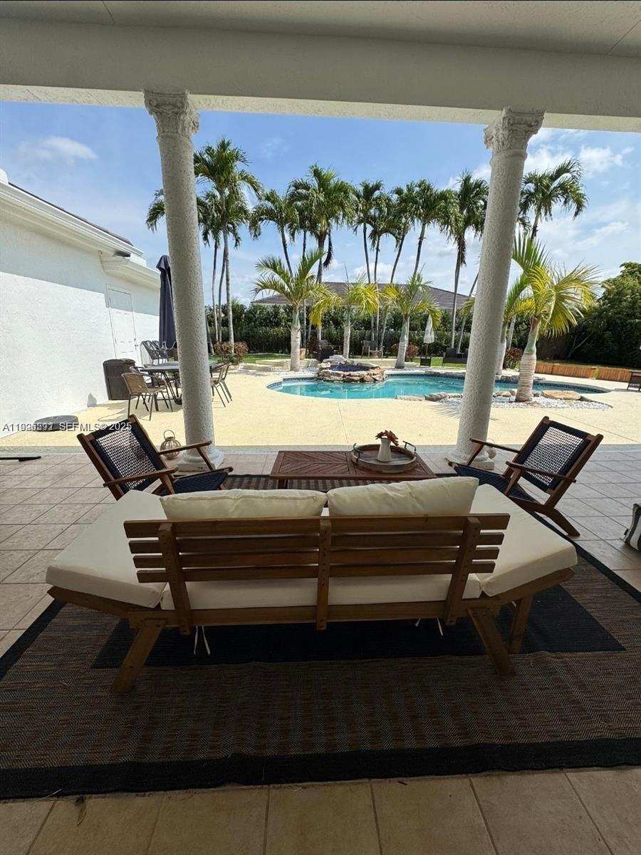 OAK RIDGE FALLS - Residential