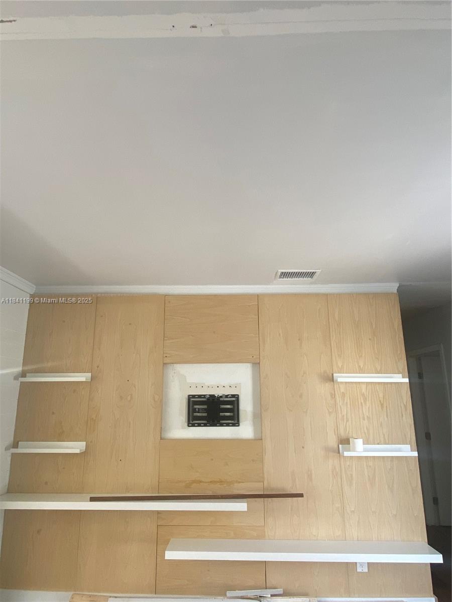 2401 SW 84th Ave