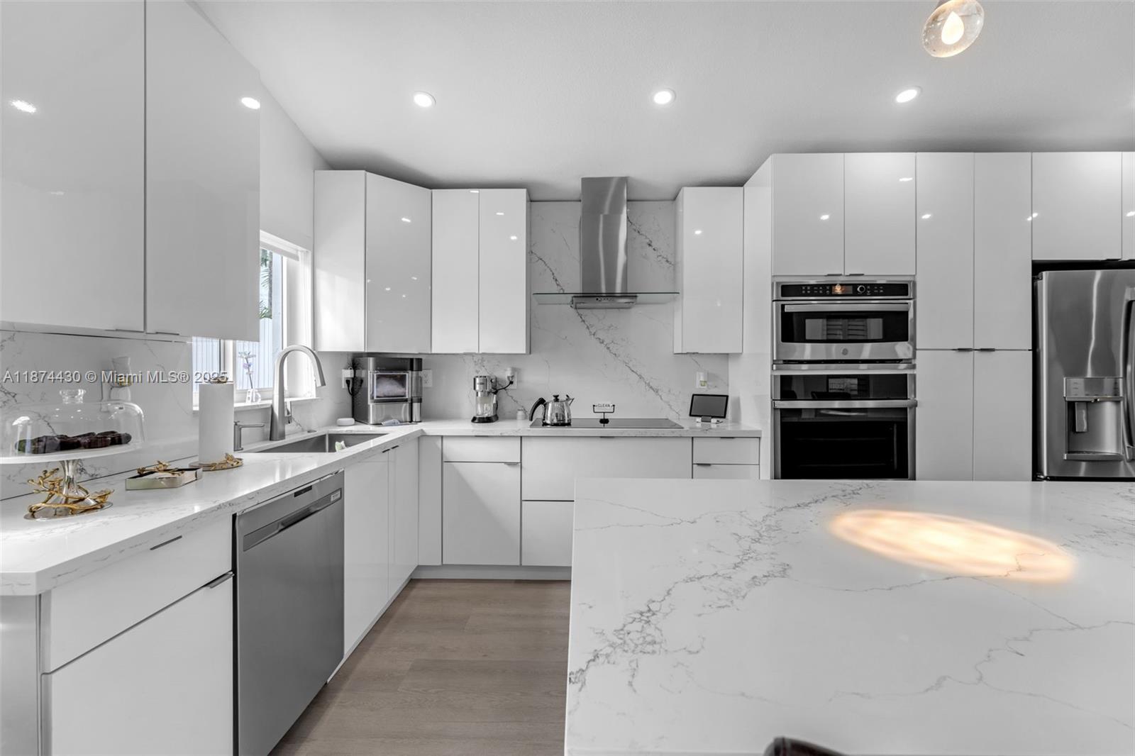 FOREST LAKES GARDENS SEC - Residential