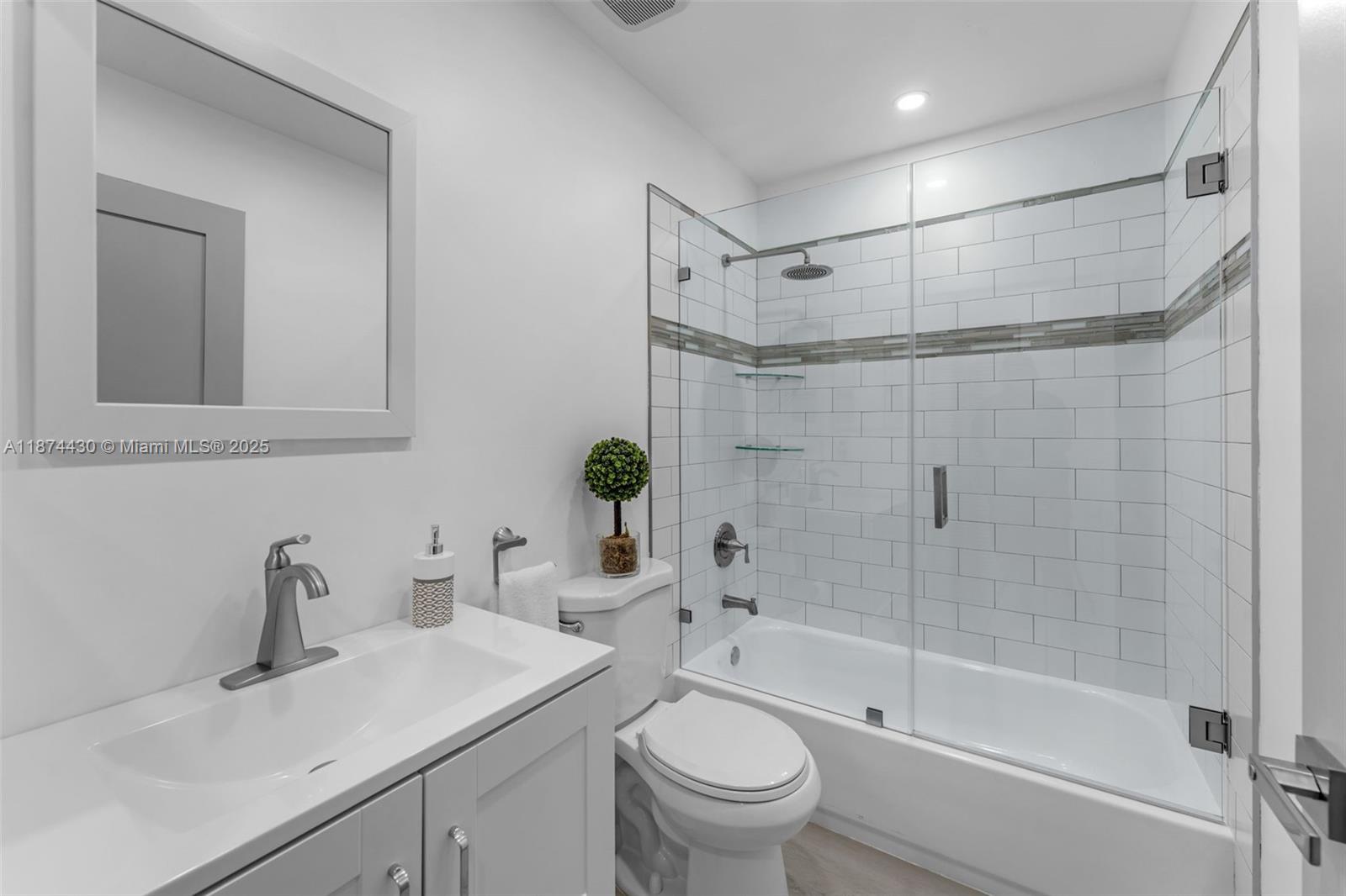 FOREST LAKES GARDENS SEC - Residential