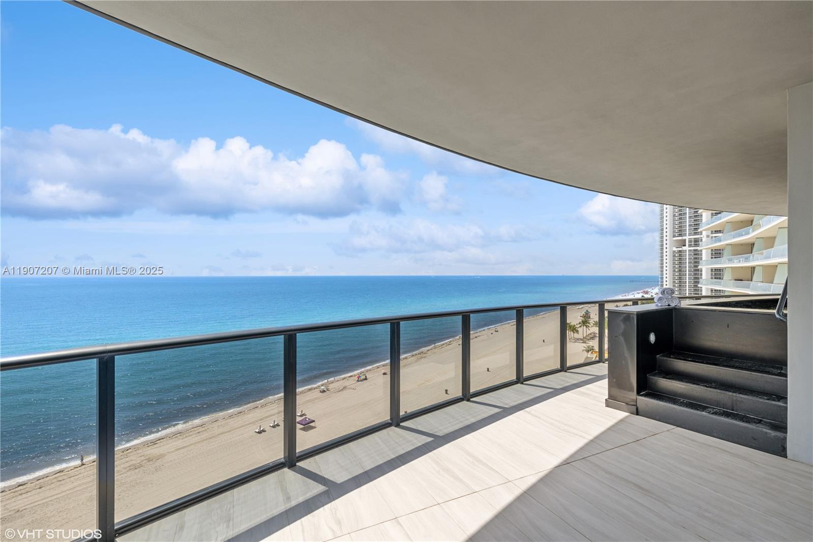 18555 COLLINS AVENUE COND - Residential