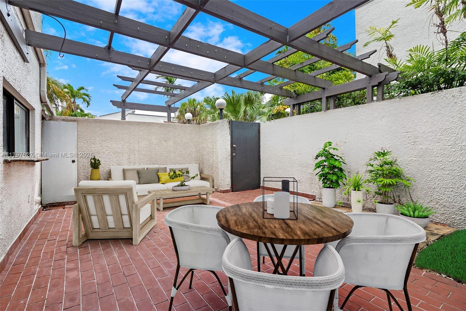 Property for Sale at 4718 Sw 67th Ave B6, Miami, Broward County, Florida - Bedrooms: 2 
Bathrooms: 2  - $469,000