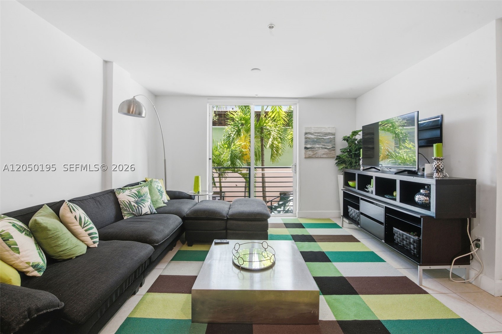 945 Michigan Ave 3