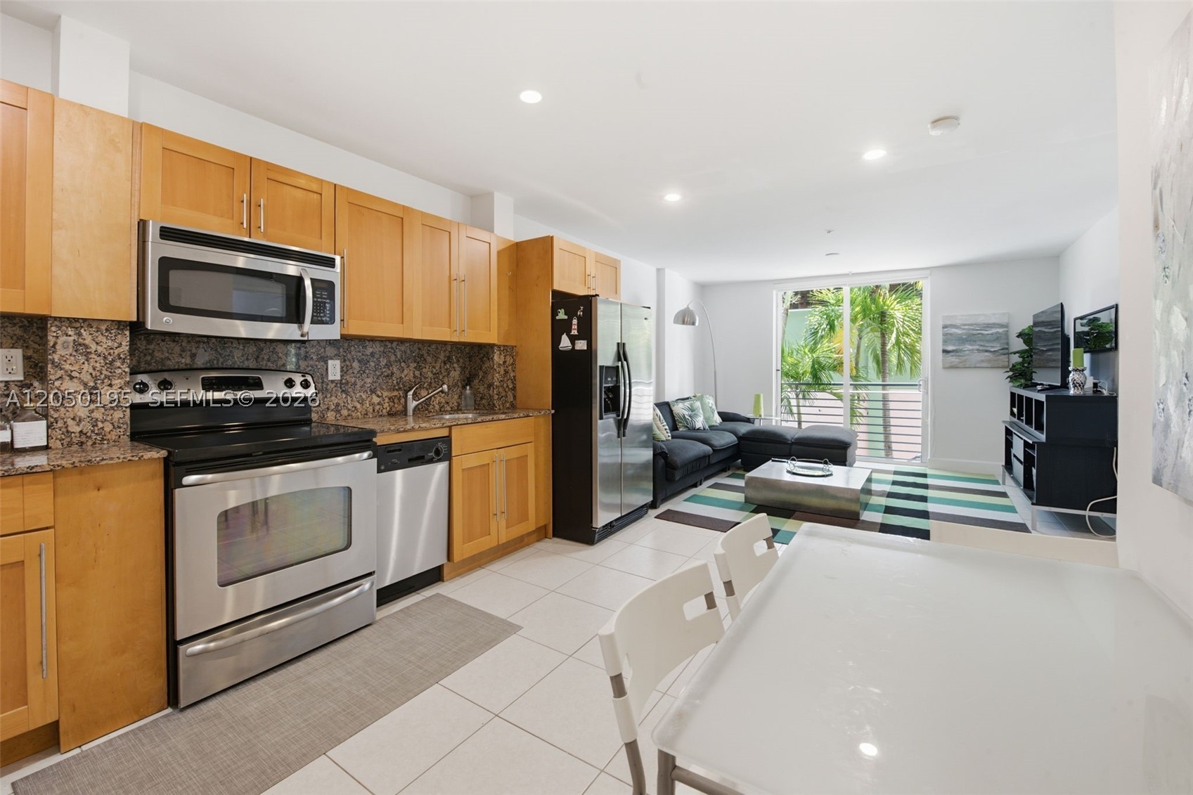 945 Michigan Ave 3