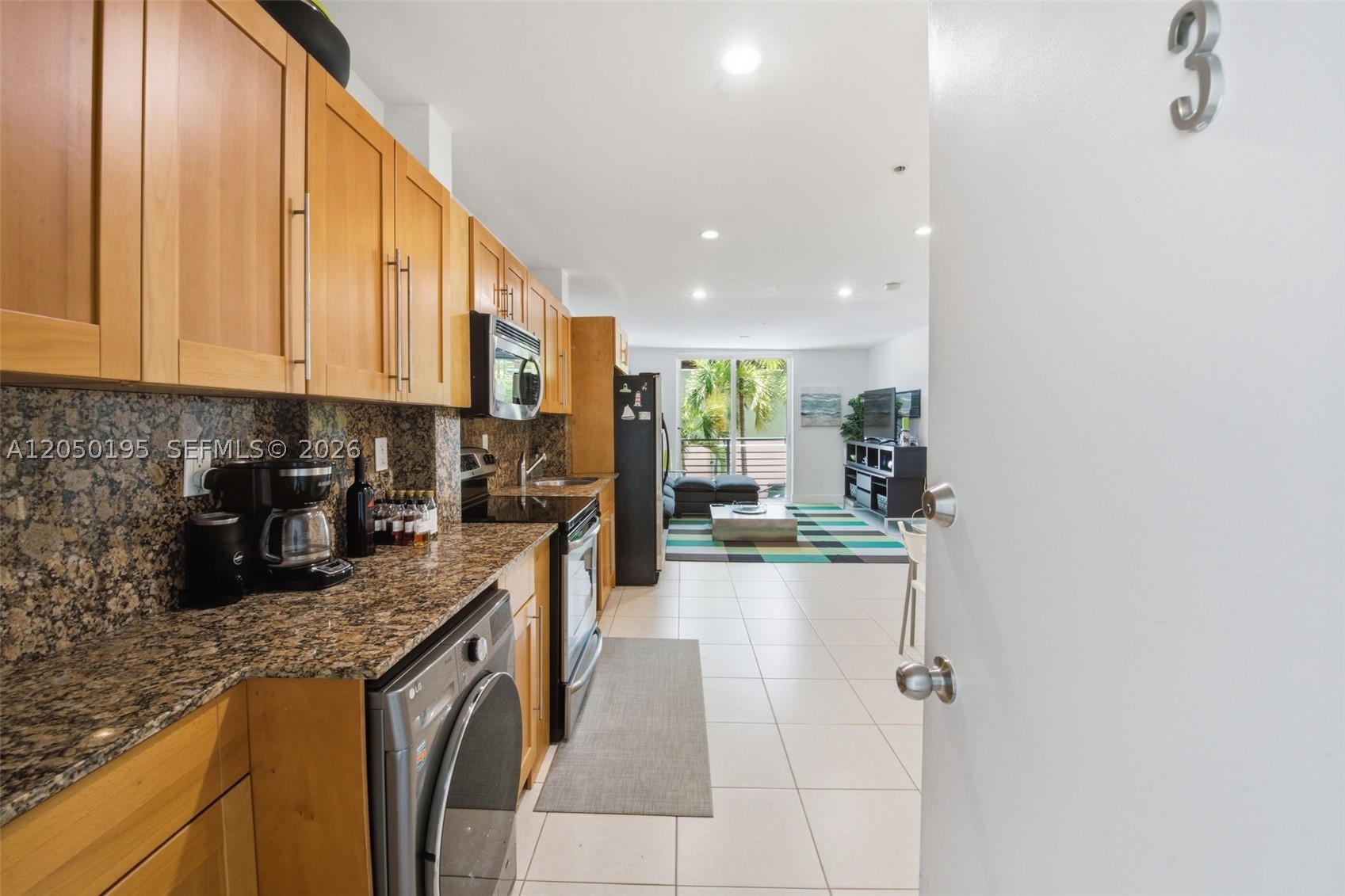 945 Michigan Ave 3
