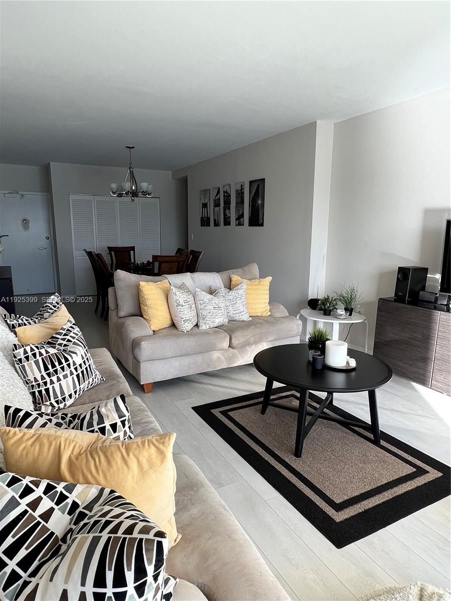 ARLEN HOUSE CONDO - Residential