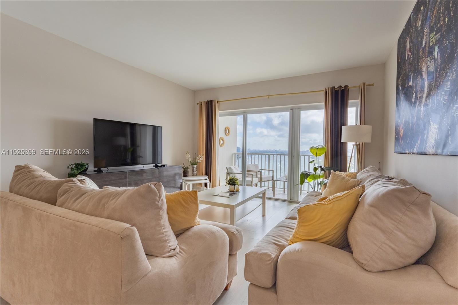 ARLEN HOUSE CONDO - Residential