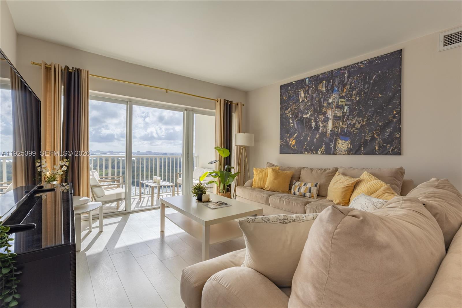 ARLEN HOUSE CONDO - Residential