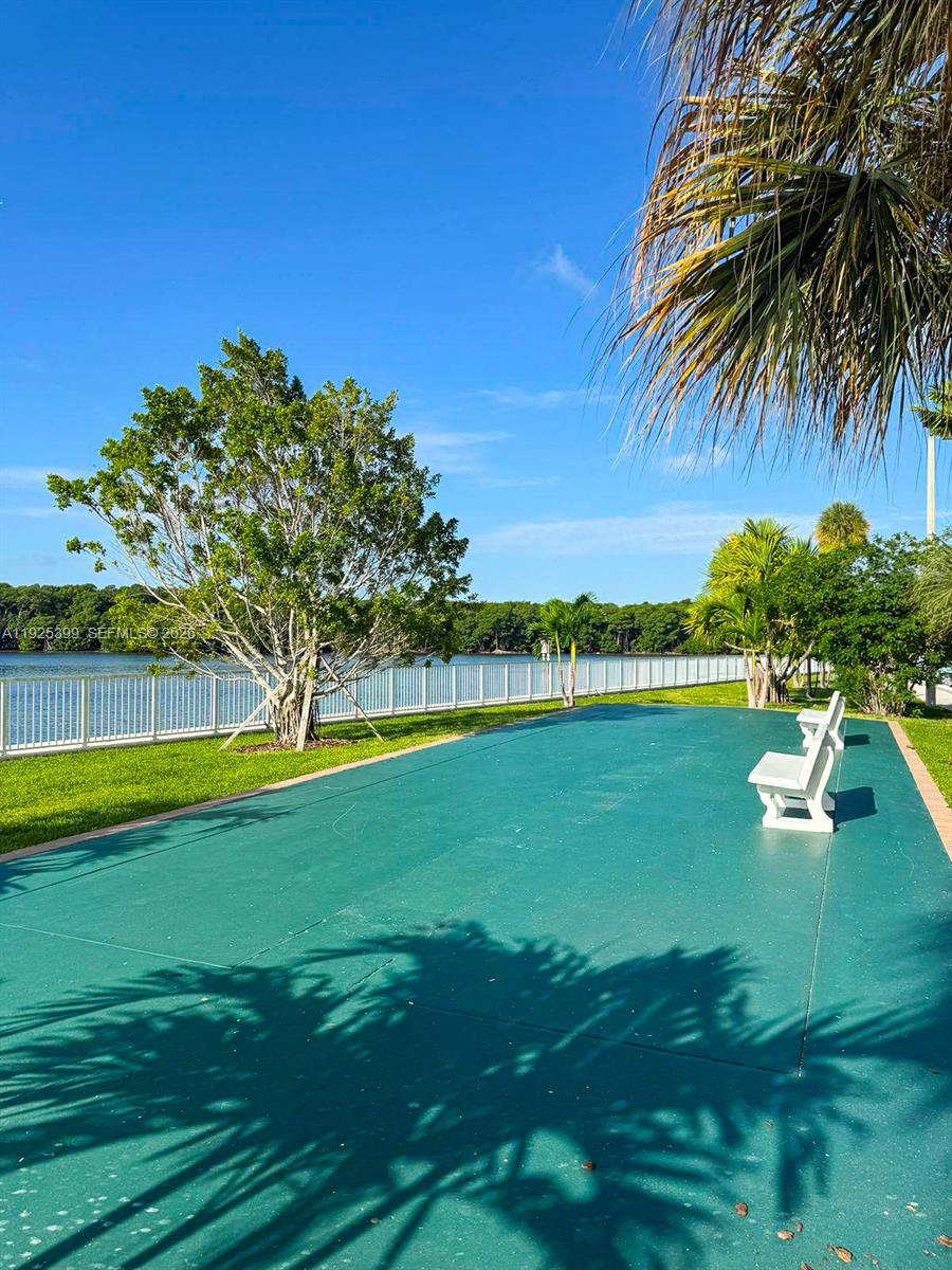 ARLEN HOUSE CONDO - Residential