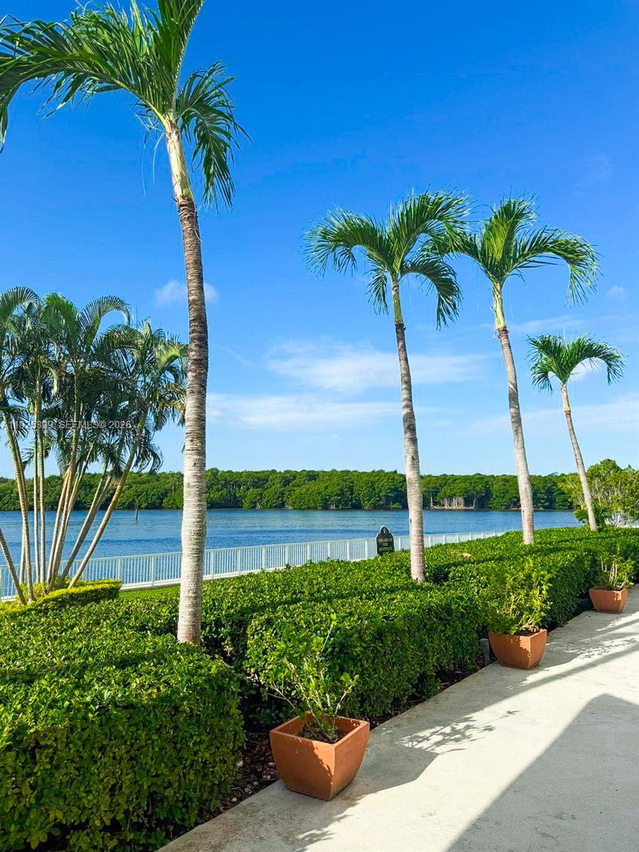 ARLEN HOUSE CONDO - Residential