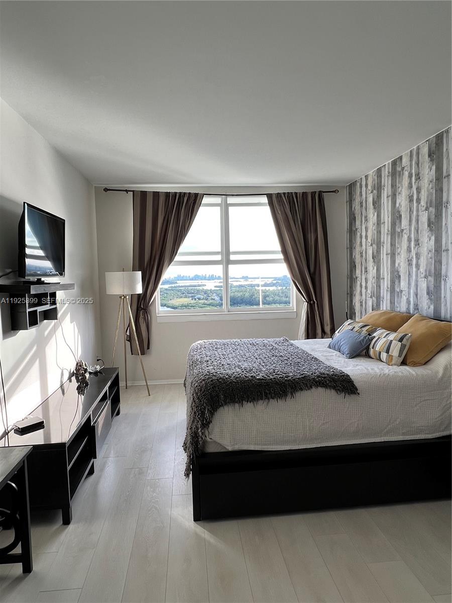 ARLEN HOUSE CONDO - Residential