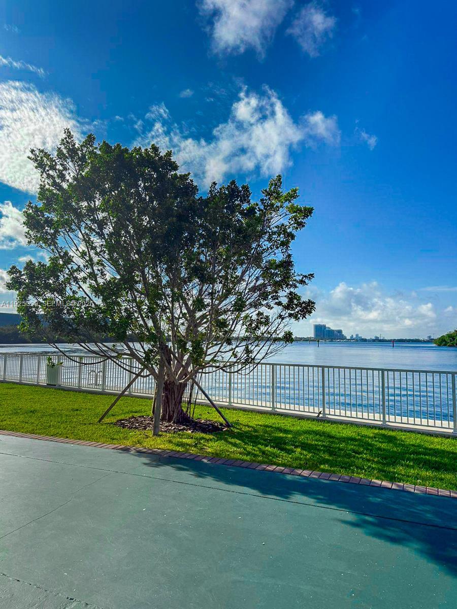 ARLEN HOUSE CONDO - Residential