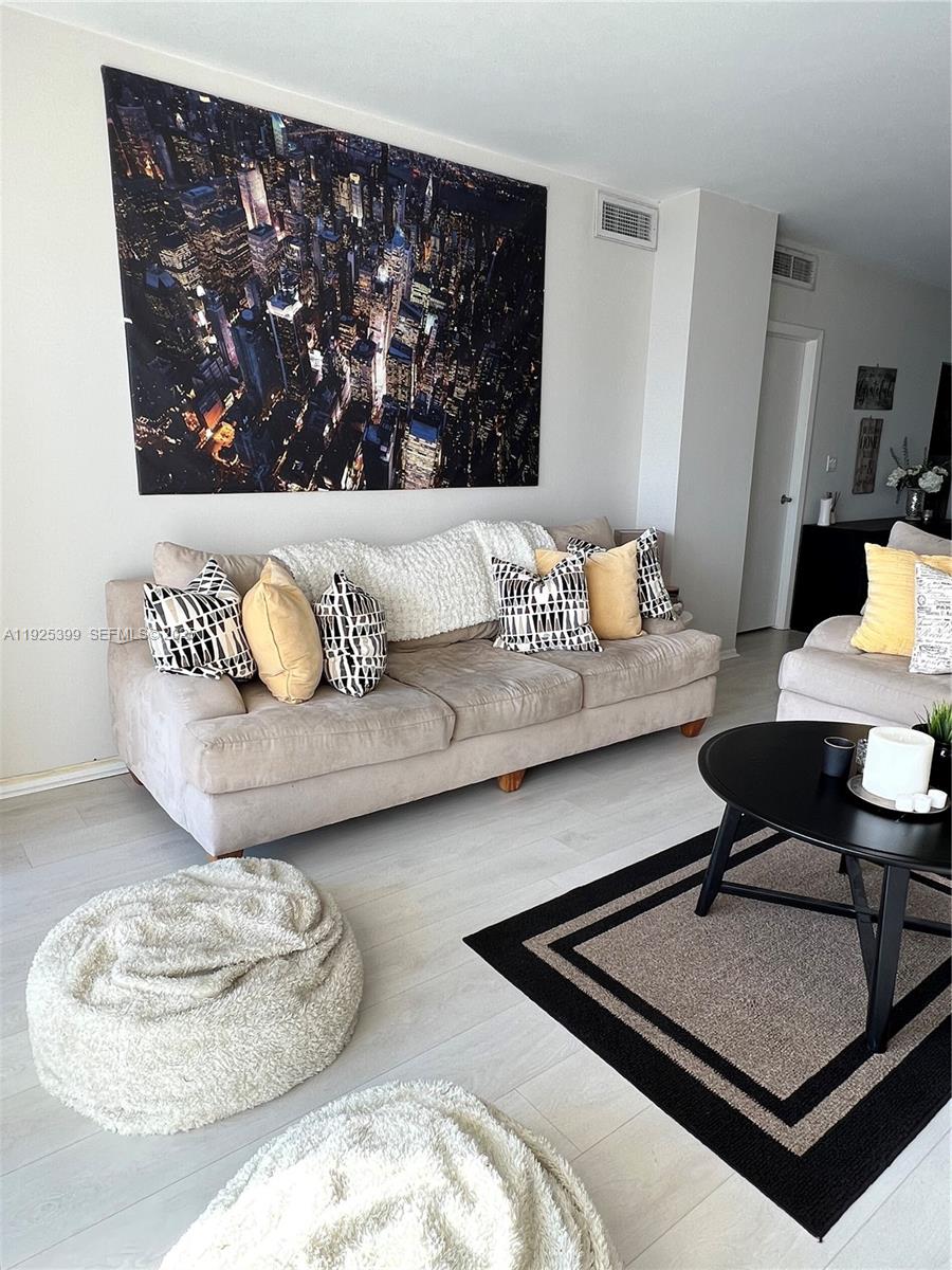 ARLEN HOUSE CONDO - Residential