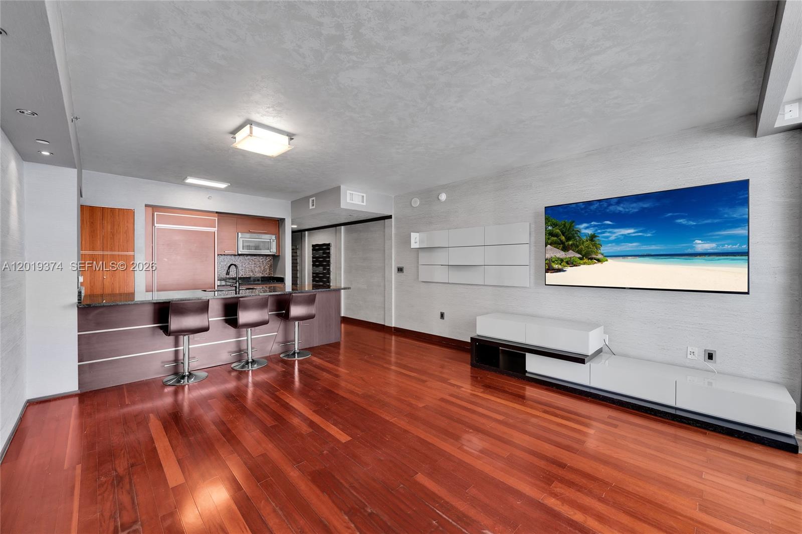 BEACH CLUB II - Residential