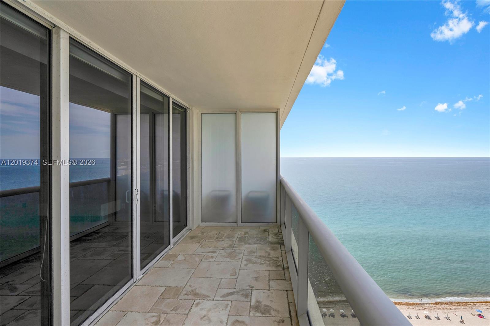 BEACH CLUB II - Residential
