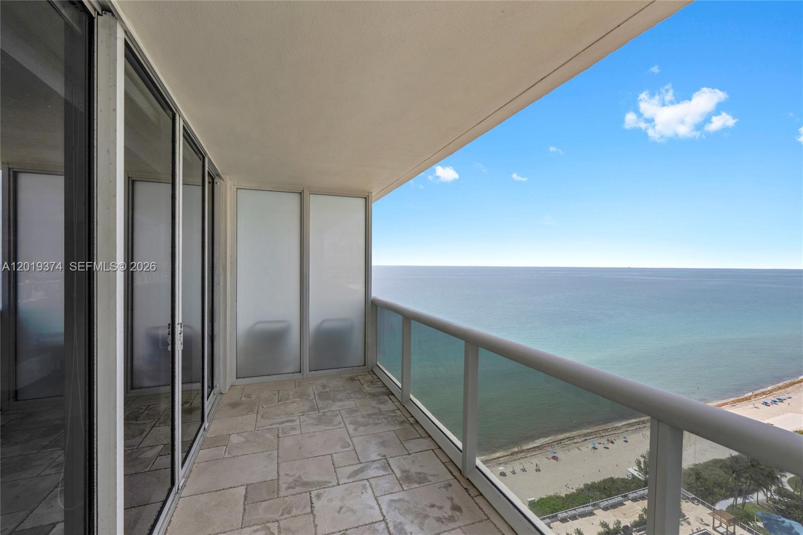 BEACH CLUB II - Residential