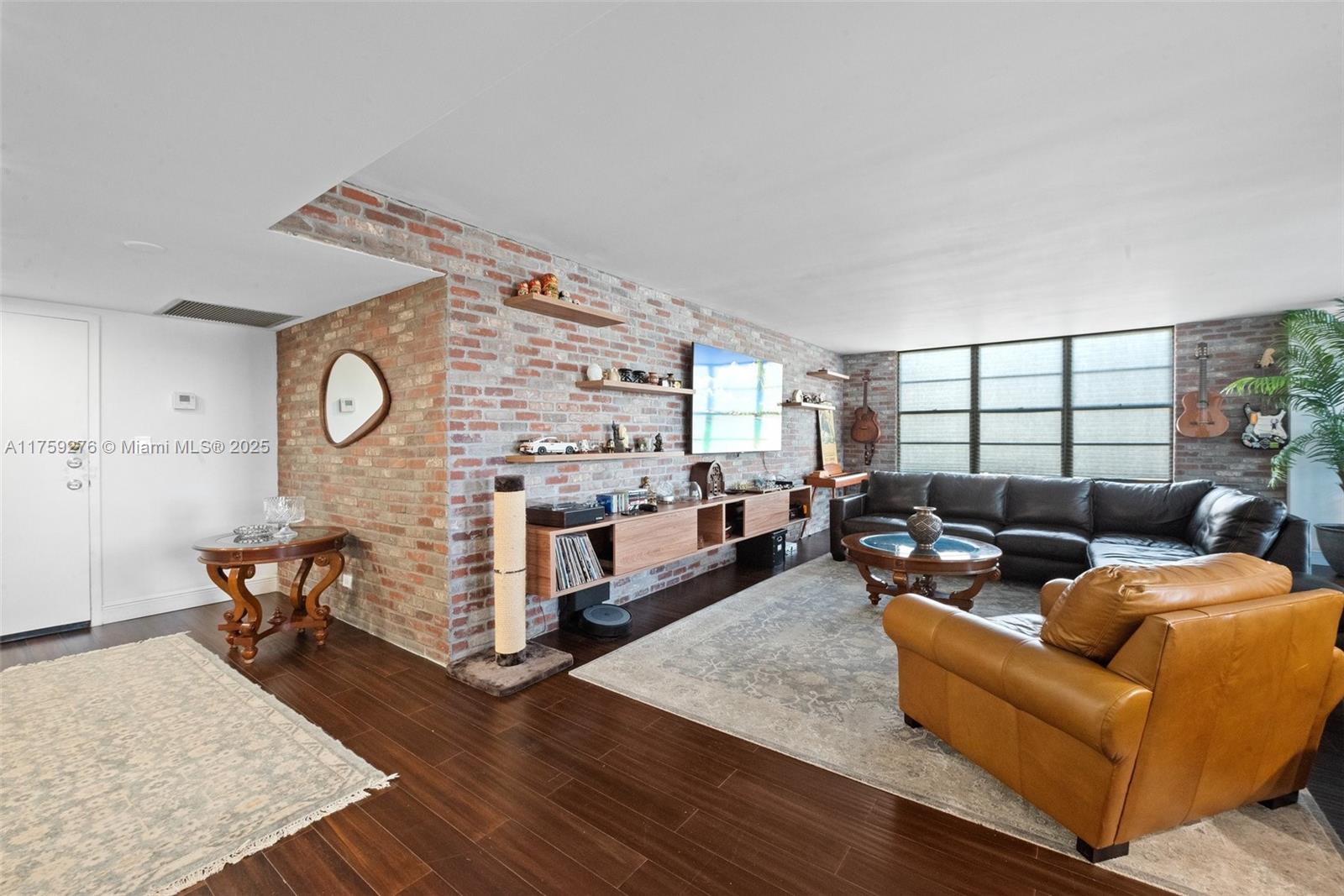 231 174th St M18