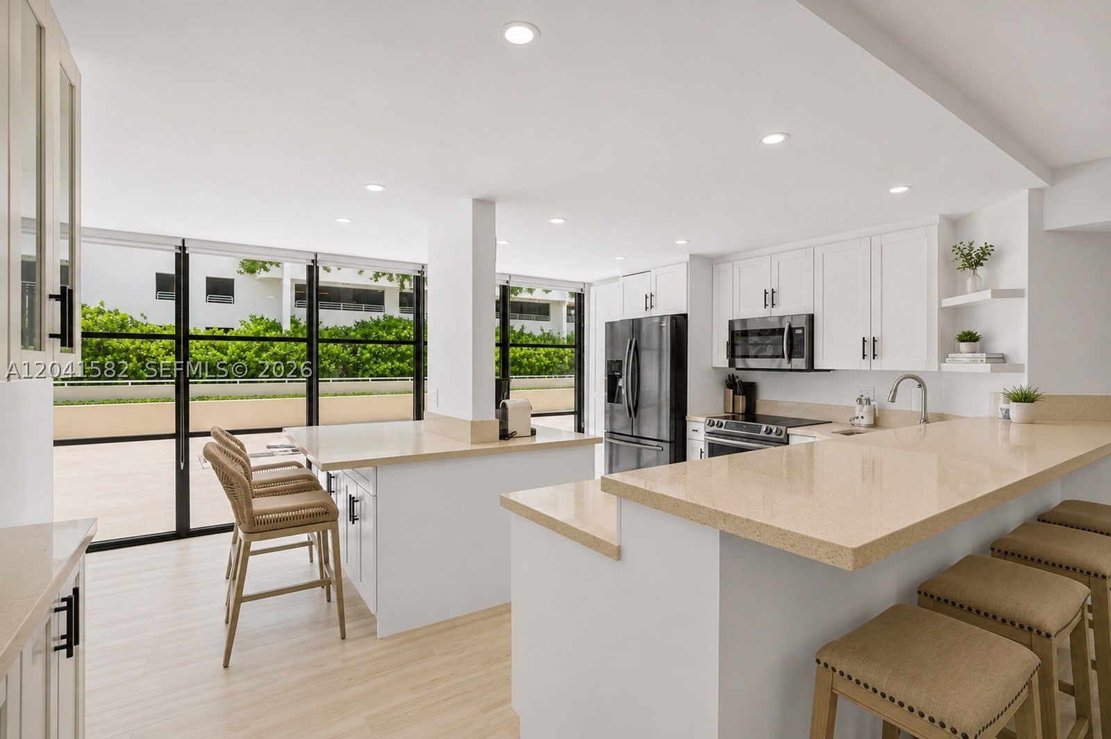 6423 Collins Ave 203