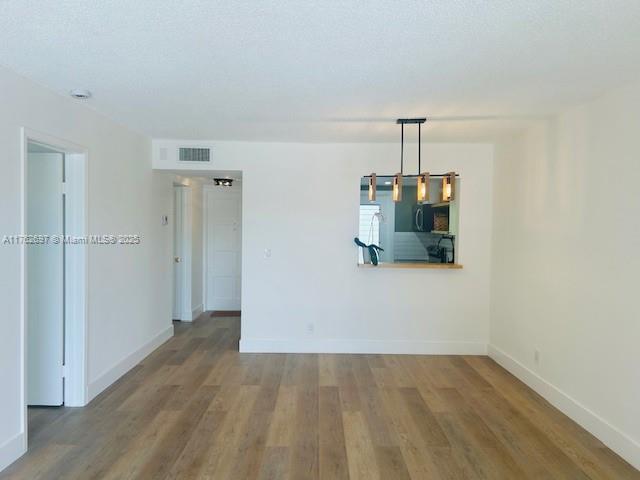 HILLCREST COUNTRY CLUB AP - Residential