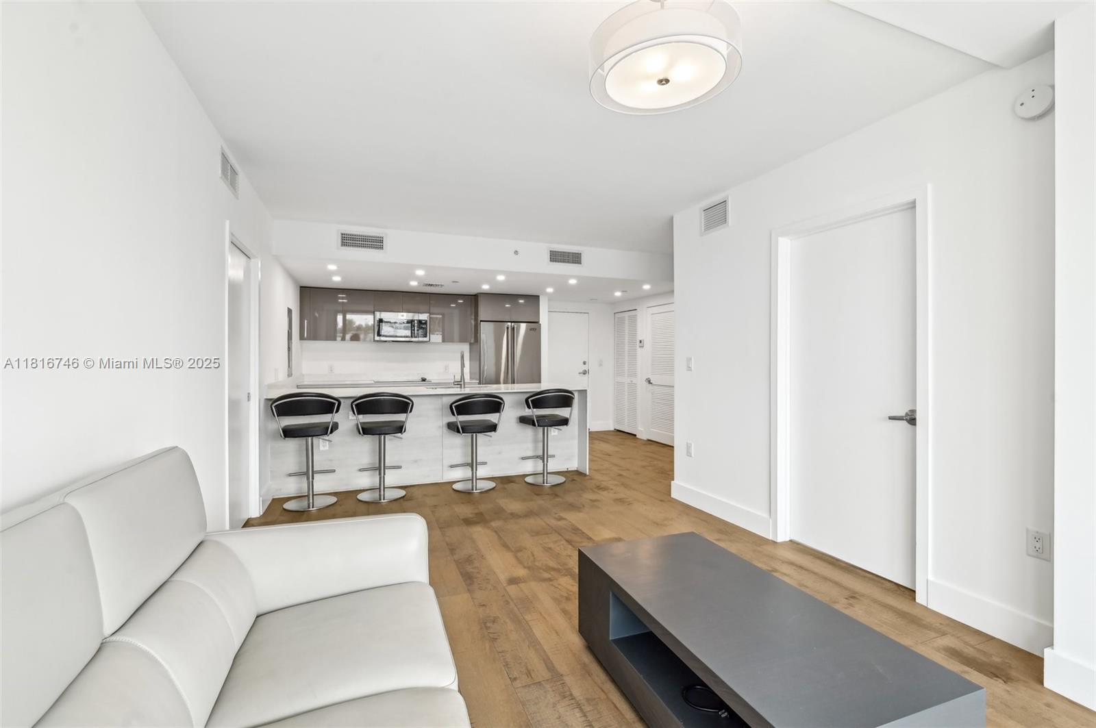 THE HIGHLANDS CONDO - Residential