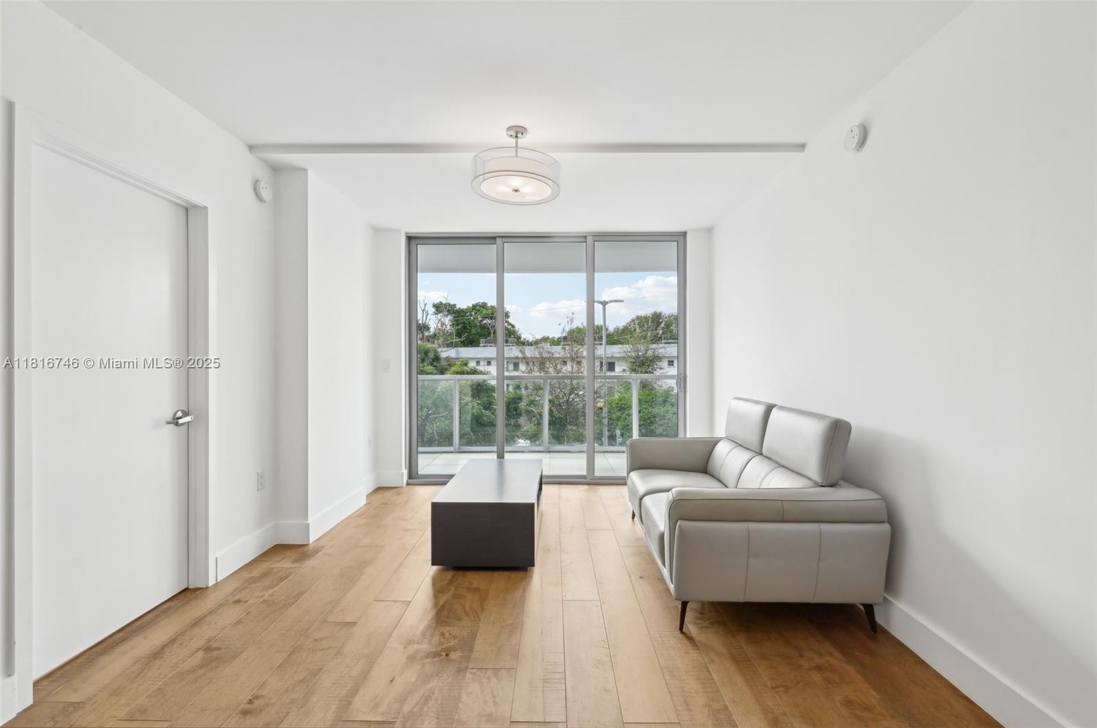 THE HIGHLANDS CONDO - Residential