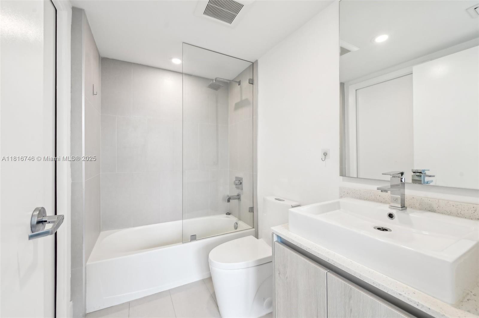 THE HIGHLANDS CONDO - Residential