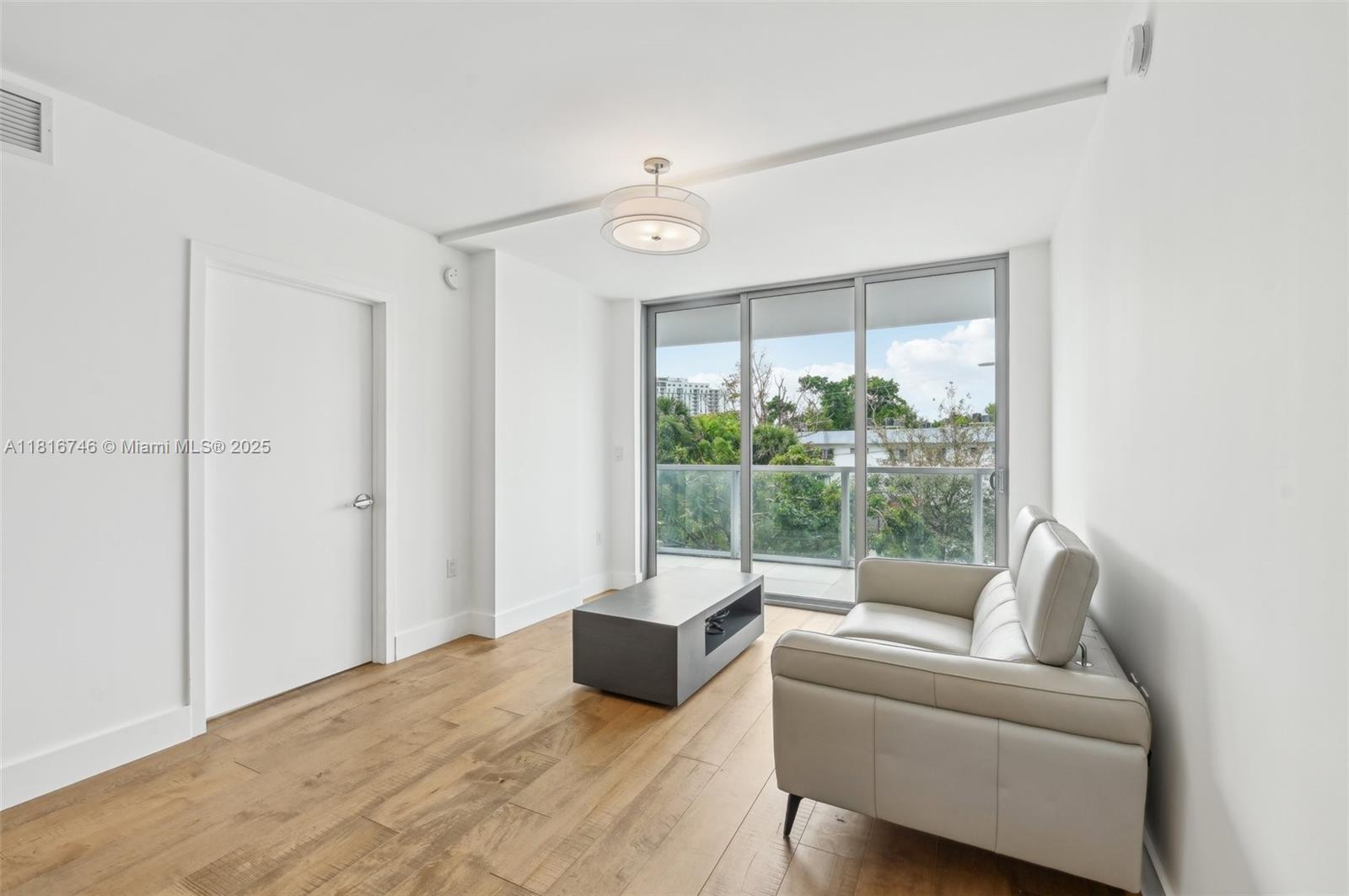 THE HIGHLANDS CONDO - Residential