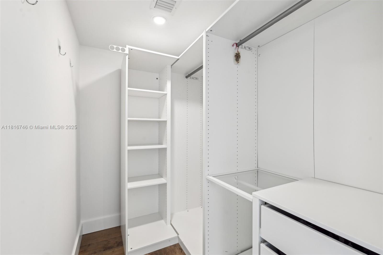 THE HIGHLANDS CONDO - Residential