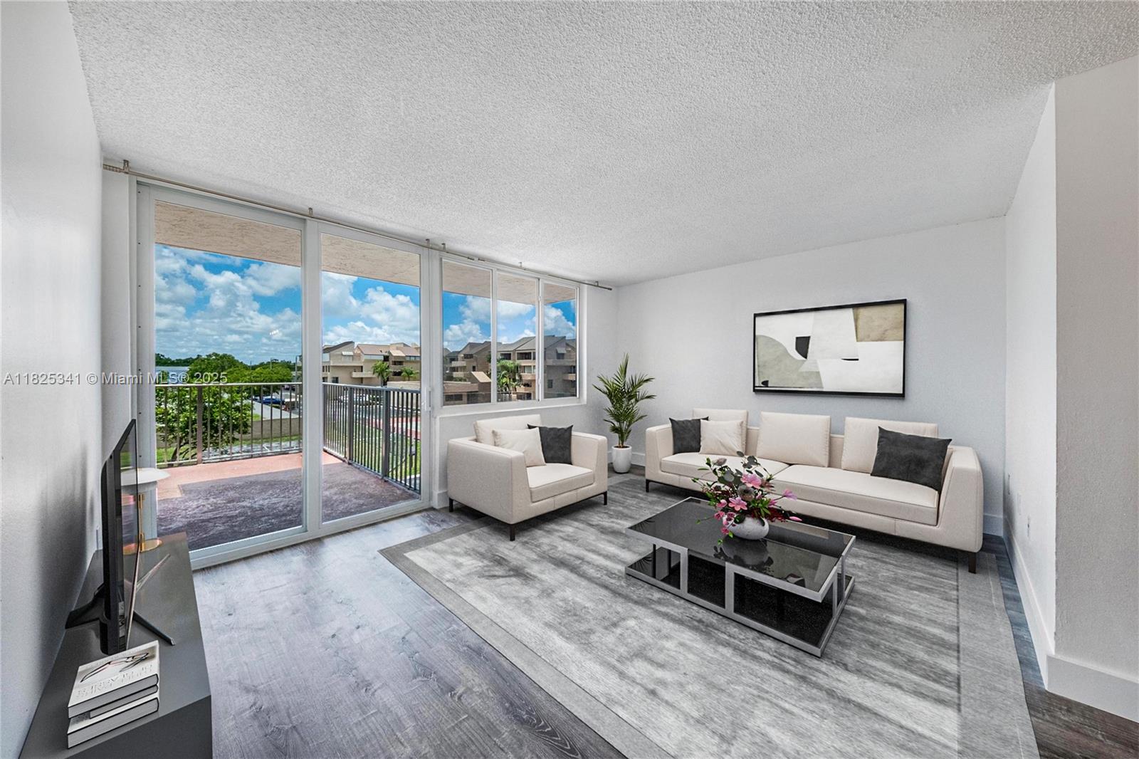 10700 SW 108th Ave C316, Miami, FL, 33176/$335,000 3 10700 SW 108th Ave C316