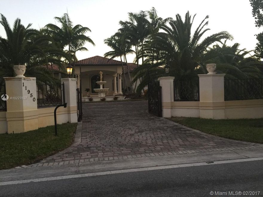 ADORABLE HOUSE IN HORSE COUNTRY, BUILT IN 2004