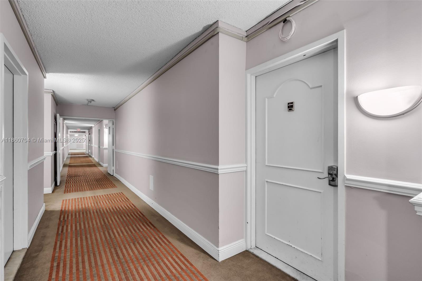5401 Collins Ave 211
