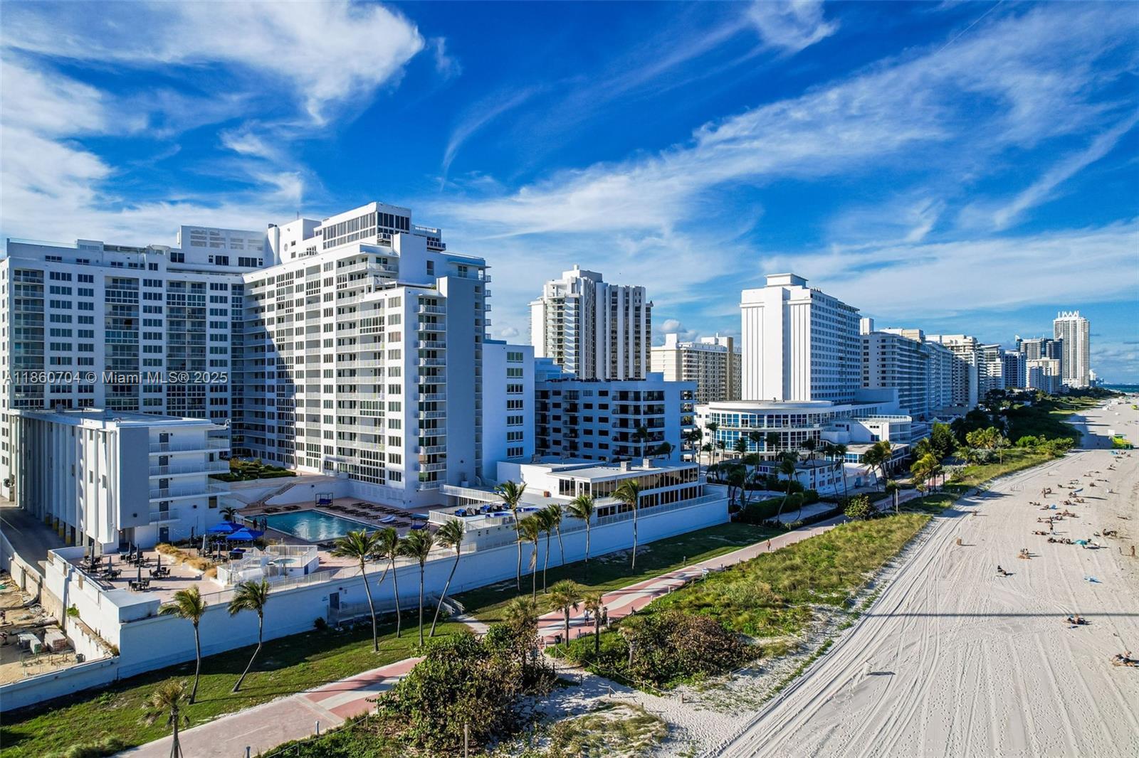 5401 Collins Ave 211