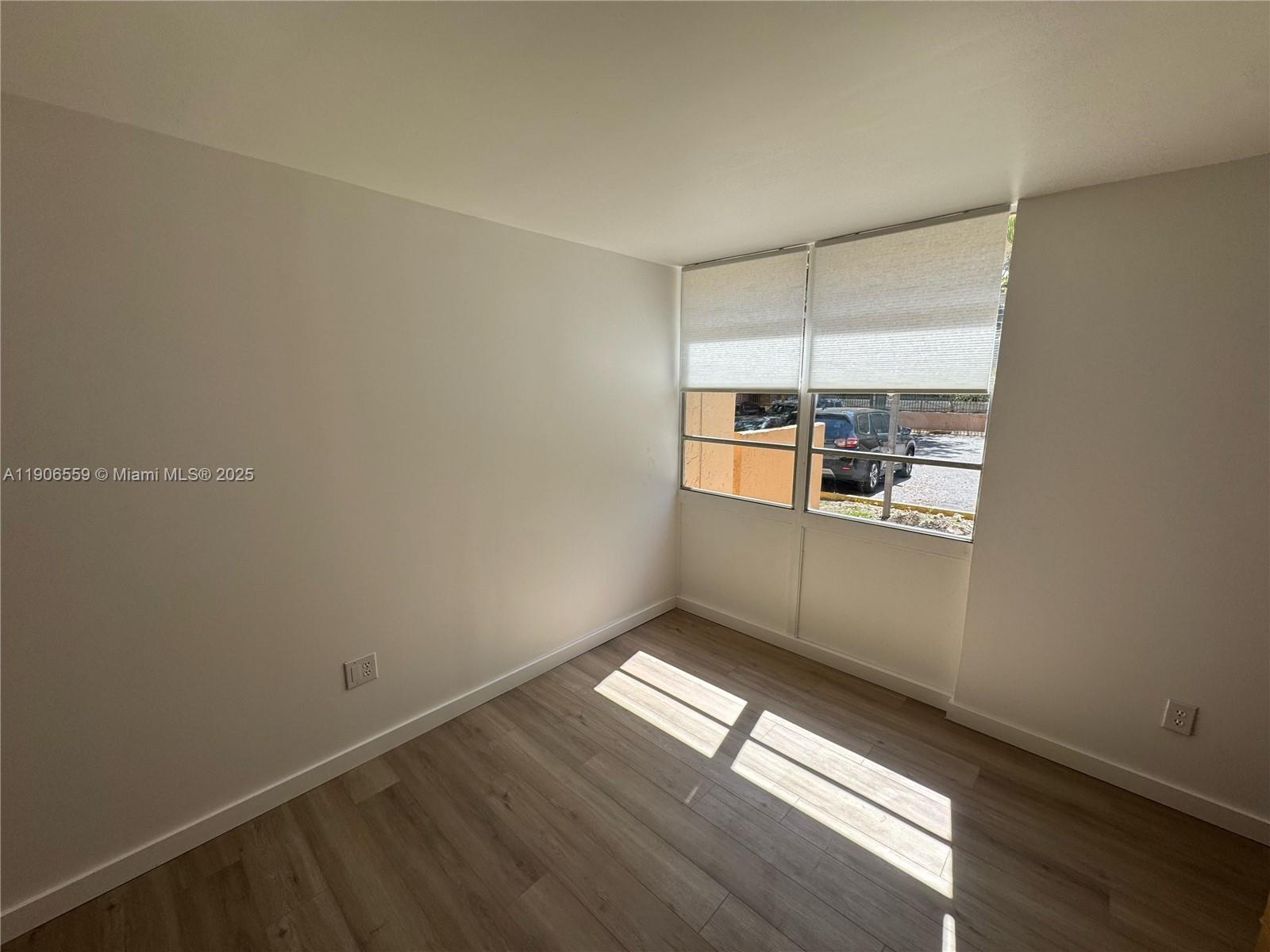 LEE PARK CONDO - Residential