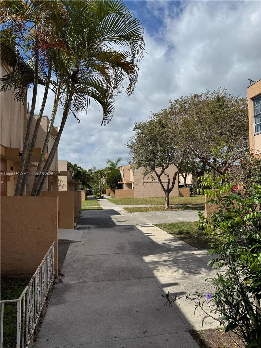 Photo of 6007 SW 69th St #74, South Miami, FL 33143 (MLS # A11906559)