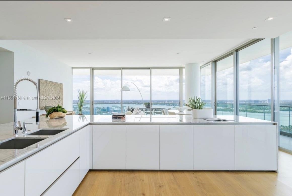 OCEANA BAL HARBOUR CONDO - Residential