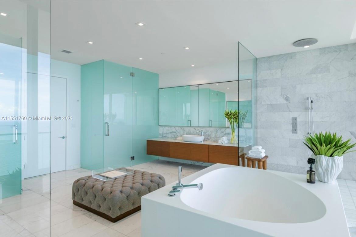 OCEANA BAL HARBOUR CONDO - Residential