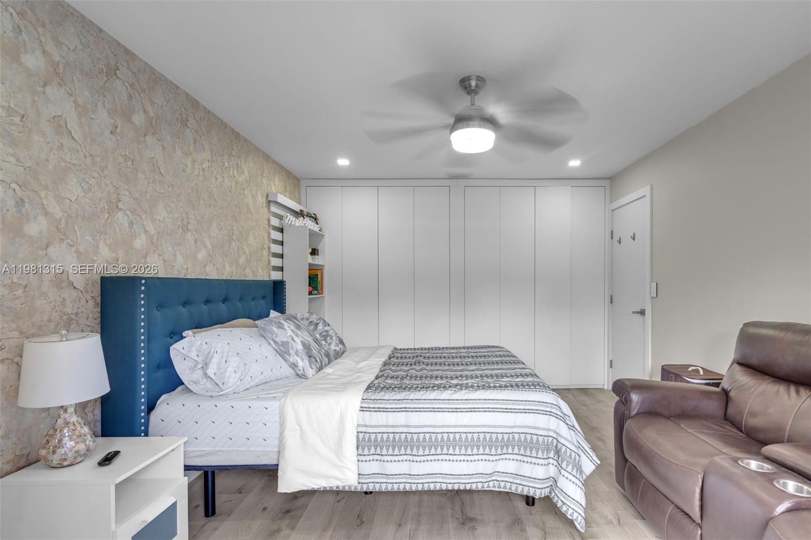 SKY LAKE VILLAS - Residential