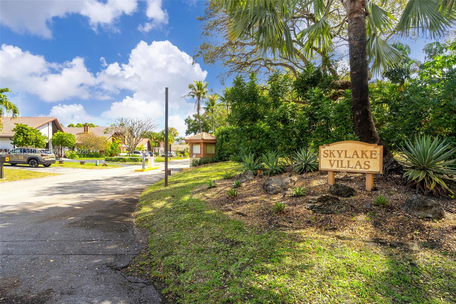 SKY LAKE VILLAS - Residential