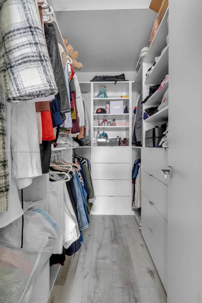 SKY LAKE VILLAS - Residential