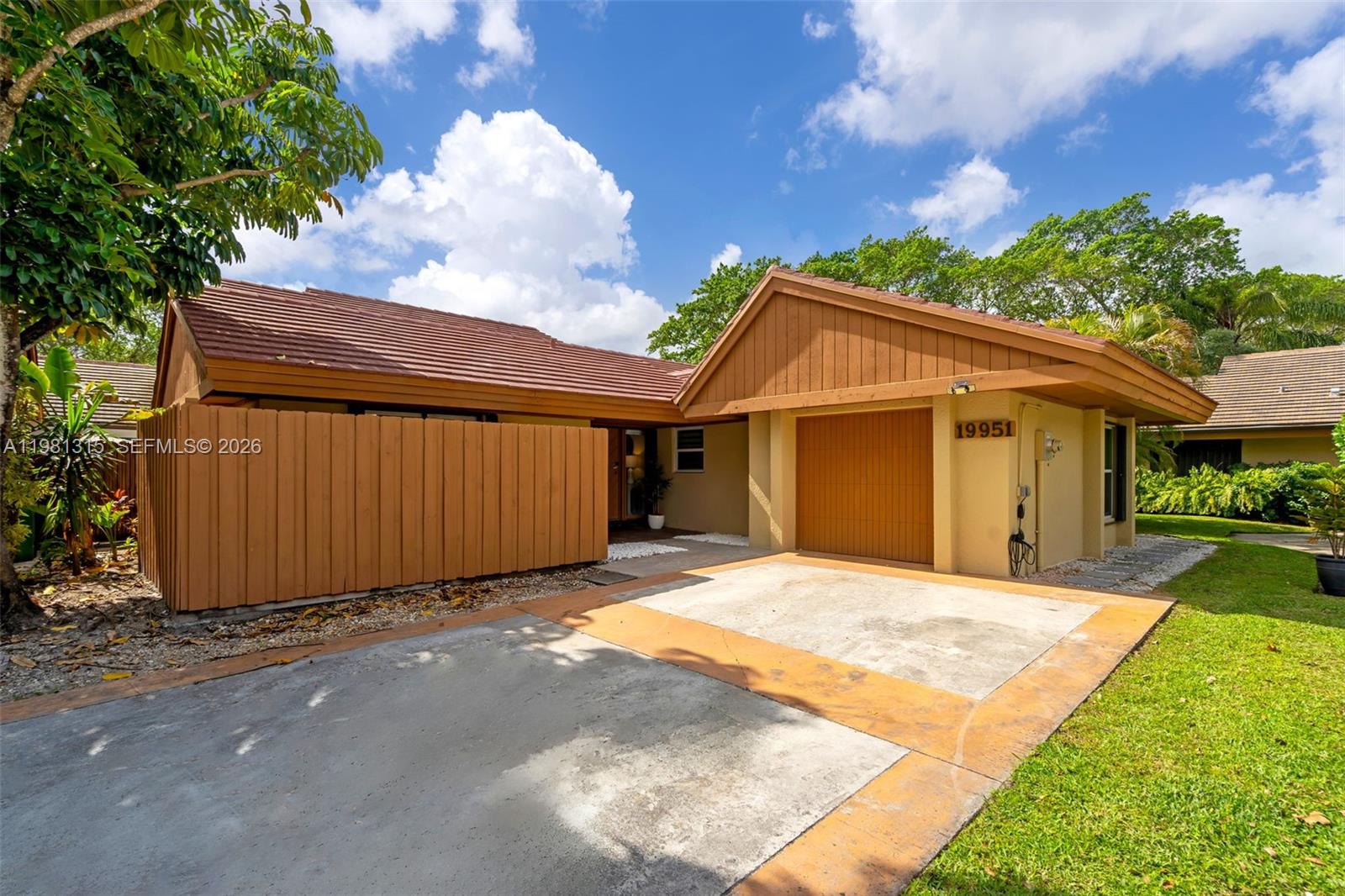 SKY LAKE VILLAS - Residential