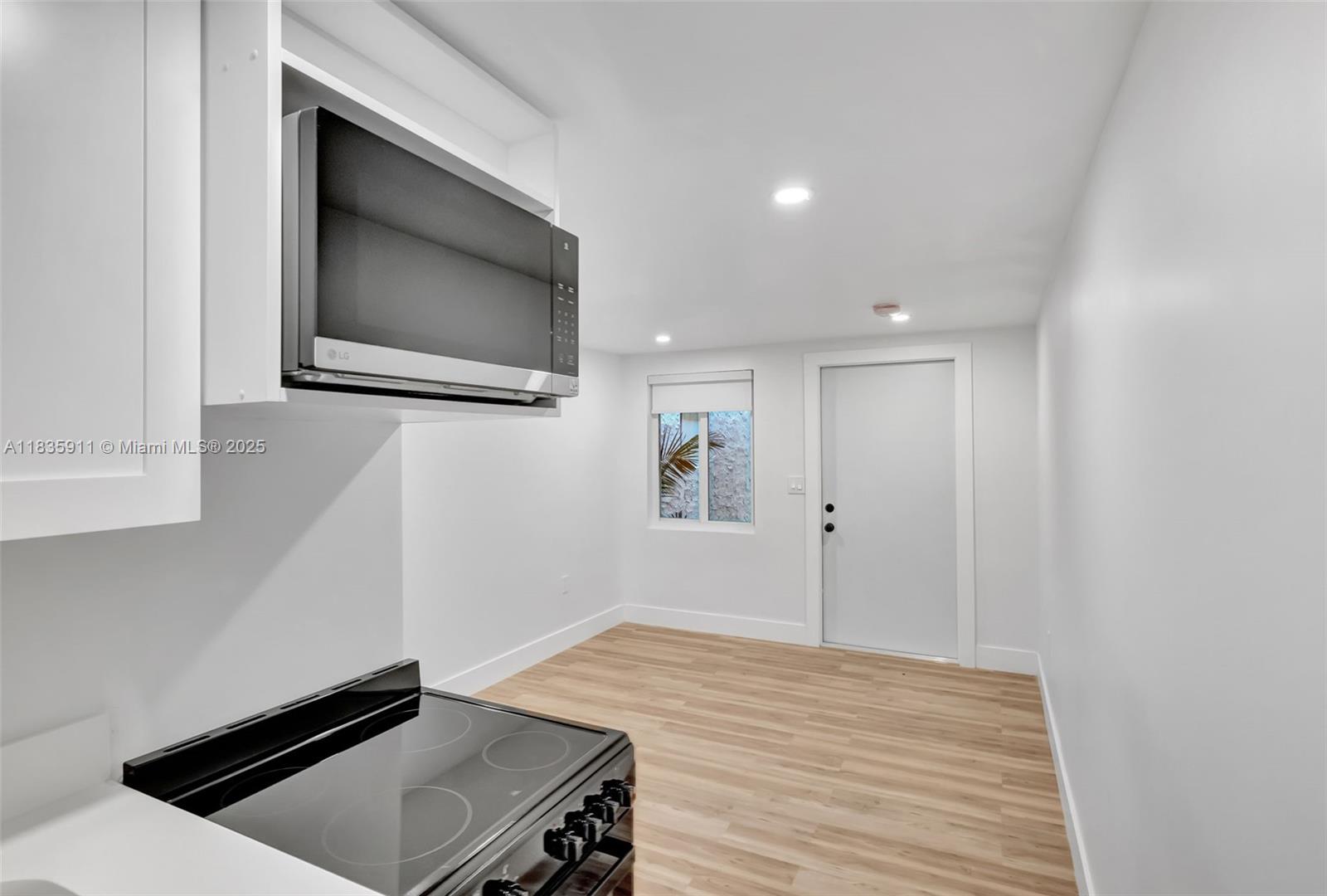 1260 SW 4th St