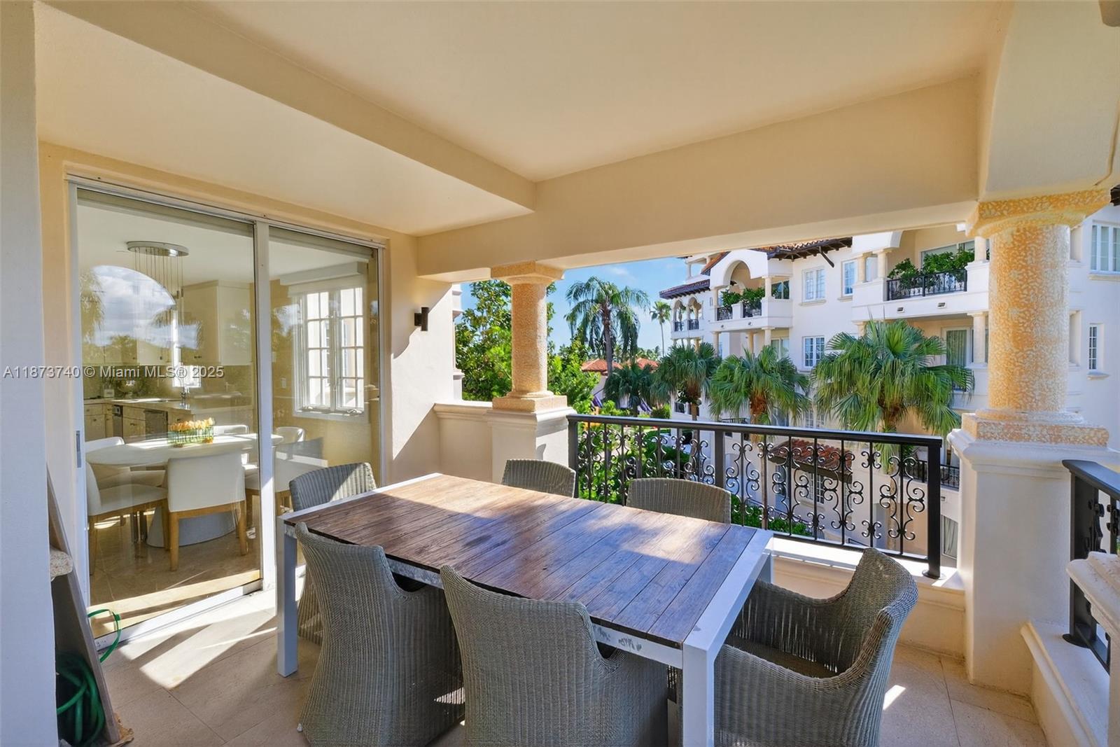 SEASIDE CONDO - Residential